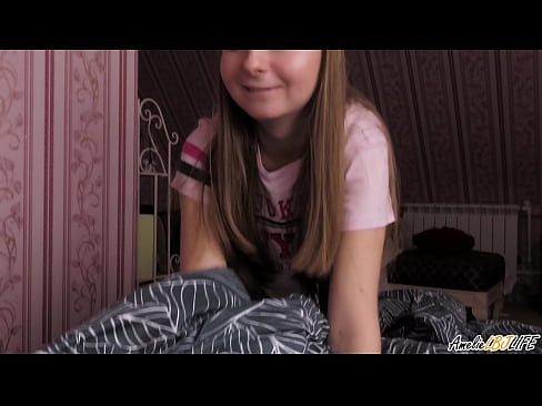 ❤️ Bidh Blondie a’ tarraing a BFF gu domhainn agus a’ faighinn cum na beul ❤  Porno  leinn  ﹏